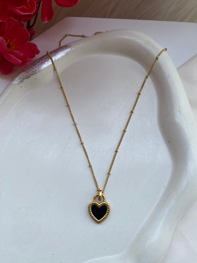 Contrast Heart Pendant Necklace